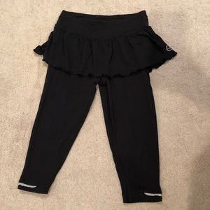 Black skirt with leggings